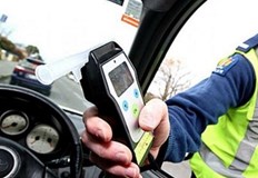 Лек автомобил Дачия Сандеро е спрян около 02 40 часа на