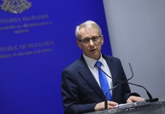 Министърът на образованието благодари на всички учители и просветители Няма нищо