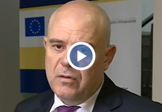 По думите му зад твърденията на Йорданова и Стоилов стоят политически интереси Ще продължа да настоявам ВСС максимално бързо да разгледа по същество твърденията на Надежда Йорданова и Янаки Стоилов за да стане ясно на българските граждани