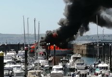 Британските власти полагат усилия за да предотвратят голям нефтен разлив