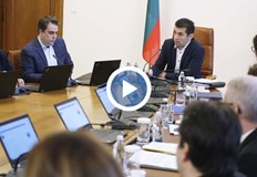 Премиерът говори пред медиите преди началото на заседанието на Министерския