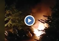 Полицията работи и по версия за умишлен палежТри автомобила изгоряха