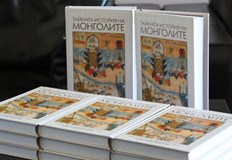 Специален гост бе посланикът на страната Лхагвасурен СаянааНай старото известно монголско