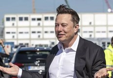 Изпълнителният директор на Теslа и собственик на космическата фирма SрасеХ