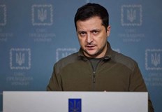 Украинският президент Володимир Зеленски приветства началото на евакуацията от обсадения