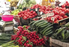 Цените устойчиво растат при млечните продукти и пилешкото конкуренцията няма