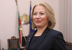 Министърът на правосъдието Надежда Йорданова коментира че Конституционният съд ще