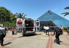 На мястото са изпратени екипи на полицията службите за спешна