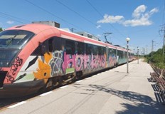 Влак е закъсал на километър от гара КрумовоТова съобщи кореспондентът