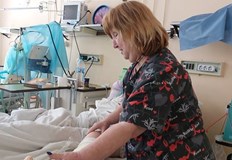 Лекари от болницата в Горна Оряховица спасиха 67 годишна жена ухапана