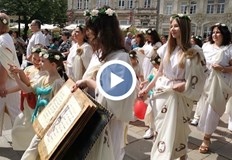 Русе отбелязва днес най българския празник 24 майСутринта в училищата имаше