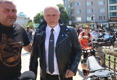 На демонстрацията той заяви че ще се вземат предвид предложенията