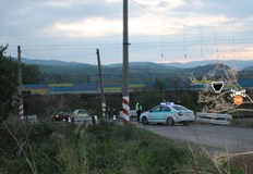 Влак блъсна лек автомобил на прелез в кочериновското село МурсалевоИнцидентът