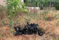 Двигателят на колата е изхвърчал в тревните площиПоредна катастрофа на злополучния завой