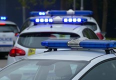 Полицейски екипи са изпратени в жилищен блок в столичния квартал Люлин заради агресивен млад мъж който се