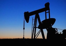 Строгите блокади за ограничаване на вируса намалиха използваното горивоВъншните министри