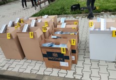 7990 кутии цигари задържаха митнически служители при роуд стоп проверка