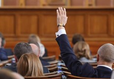 България ще ремонтира украинска военна техника реши Народното събраниеПарламентът дава