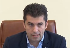 Премиерът се появи в Народното събраниеПремиерът Кирил Петков се появи