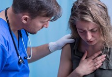 Специалисти пулмолози уточняват че човек може да получи пристъп на