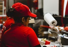 Нараснали са всички доходи но това не може да компенсира инфлациятаПротест