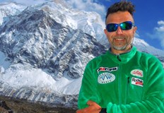 Боян Петров е българският височинен алпинист с най много изкачени върхове над