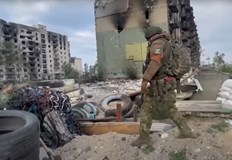 Руските войски контролират около половината от СеверодонецкРуските войски вече контролират