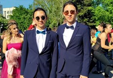 Близнаците кандидатстват в университети в Нидерландия и Германия С визията на