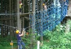 Изграждане на атракцион от типа въжен град в Лесопарк Липник