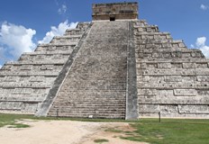 Изследователи от Националния институт по антропология и история на Мексико