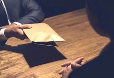 Коментар на директора на института Грета ФеневВластта в България ще работи