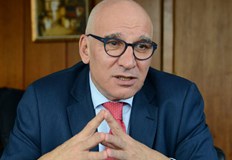 Те са по скоро купуване на време и народна любовАнтикризисните мерки