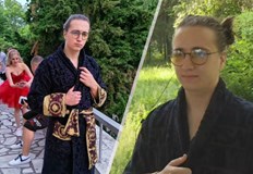 Абитуриент избра нетрадиционно облекло за бала сиМладежът дефилира по халат