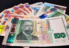 Управителят на БНБ Димитър Радев получава месечно по 20 313