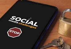 Гръцката полиция разследва връзка между самоубийство на 14 годишно момче и