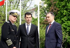 Премиерът участва в тържествения водосвет на бойните знамена и знамената