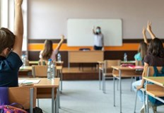 Взискателният подбор и подкрепата от наставници са ключови за задържането