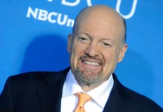 Водещият на предаването Mad Money по CNBC Джим Креймър става
