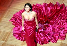 Известната руска оперна певица Анна Нетребко се върна на сцената