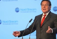 Бившият германски канцлер Герхард Шрьодер приближен на президента на Русия