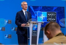 НАТО ще увеличи броя на служителите си в щаба в