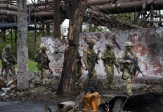 Руските въоръжени сили напредват в източния украински регион Донбас предаде