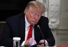 Бившият президент Доналд Тръмп отново е в Twitter откъдето бе отстранен заради събитията