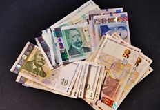 Средната месечна работна заплата е намаляла с 1 2 През първото тримесечие на