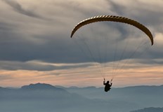 Тежко остава състоянието на военния който пострада при скок с