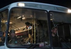 Около 10 автобуса с украински военни са напуснали територията на