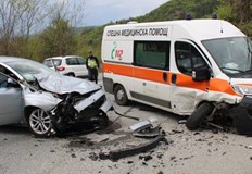 Катастрофа затруднява движението от и към Банско при разклона за