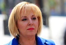 Пълната несъстоятелност на антикризисния пакет на властта напомня на вица