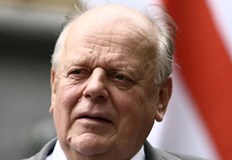 Първият президент на независима Беларус и един от гробокопачите на