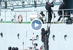 Във Варна военноморските и специалните сили демонстрираха уменията сиДесант на